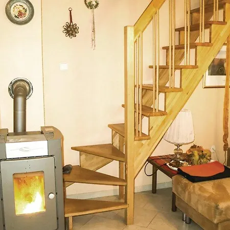 Three-bedroom Holiday In Roding Ot *