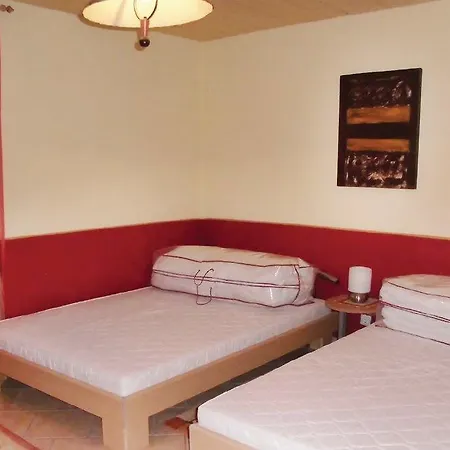 Three-bedroom Holiday In Roding Ot Neubäu