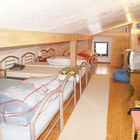 Three-bedroom Holiday In Roding Ot *